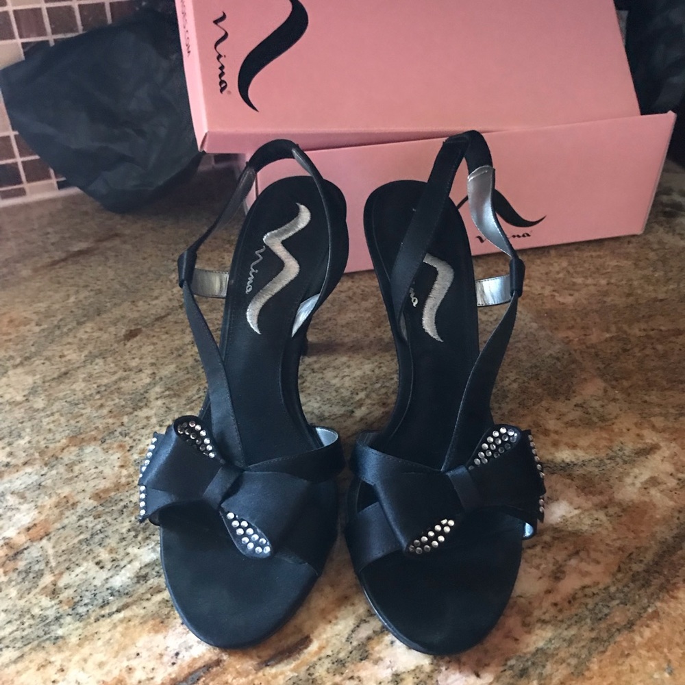 Nina Blinged Bow Tie Sandal πΊ - Picture 3 of 8